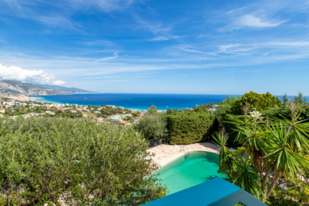 ROQUEBRUNE CAP MARTIN - SPLENDIDA VILLA PROGETTATA DA UN ARCHITETTO - 1