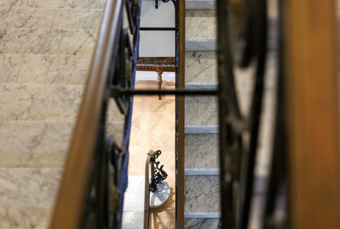 Beaulieu-sur-Mer | Villa de Prestige Face à la Mer avec Piscine