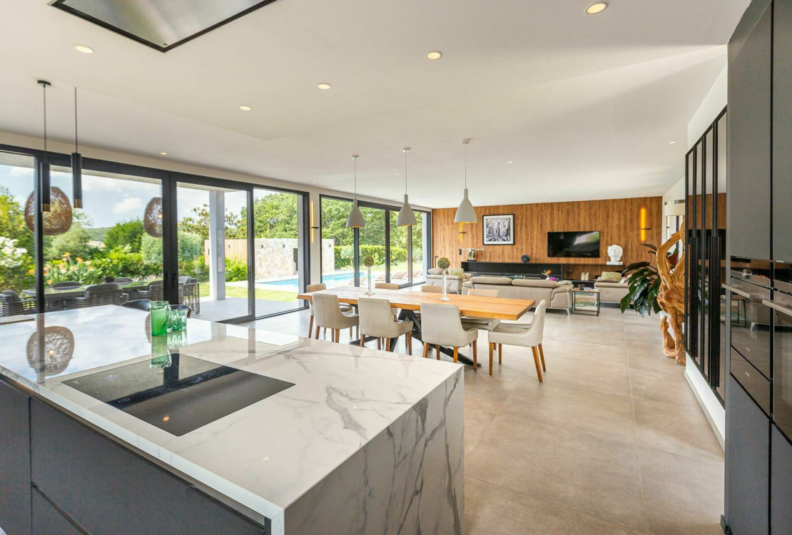 Contemporary 5 Bedrooms Villa in Biot