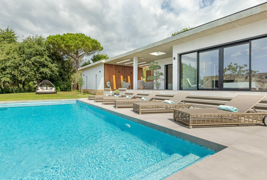 Contemporary 5 Bedrooms Villa in Biot