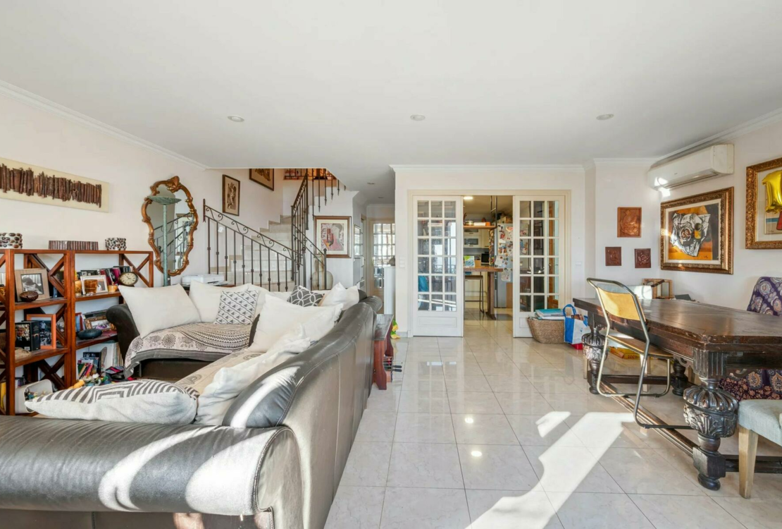 Eze: Doppelhaushälfte zum Verkauf