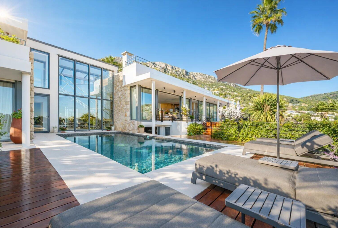 Villa de luxe avec piscine et vue panoramique à Eze