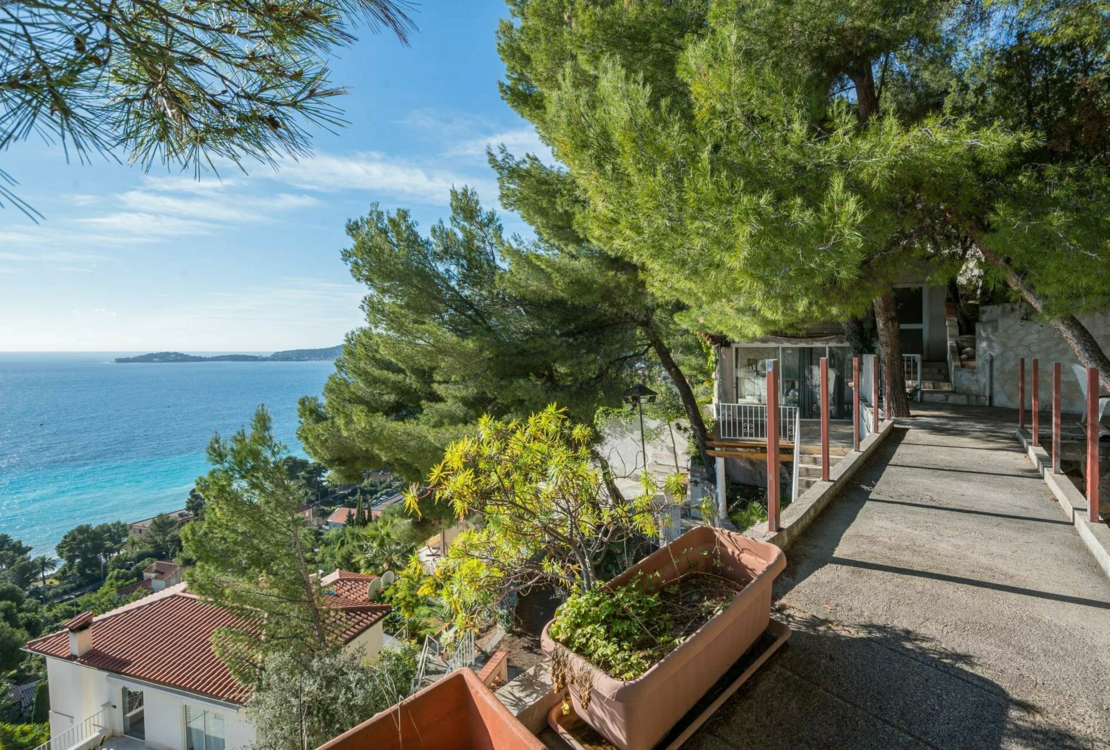 Villa with Sea View in Eze