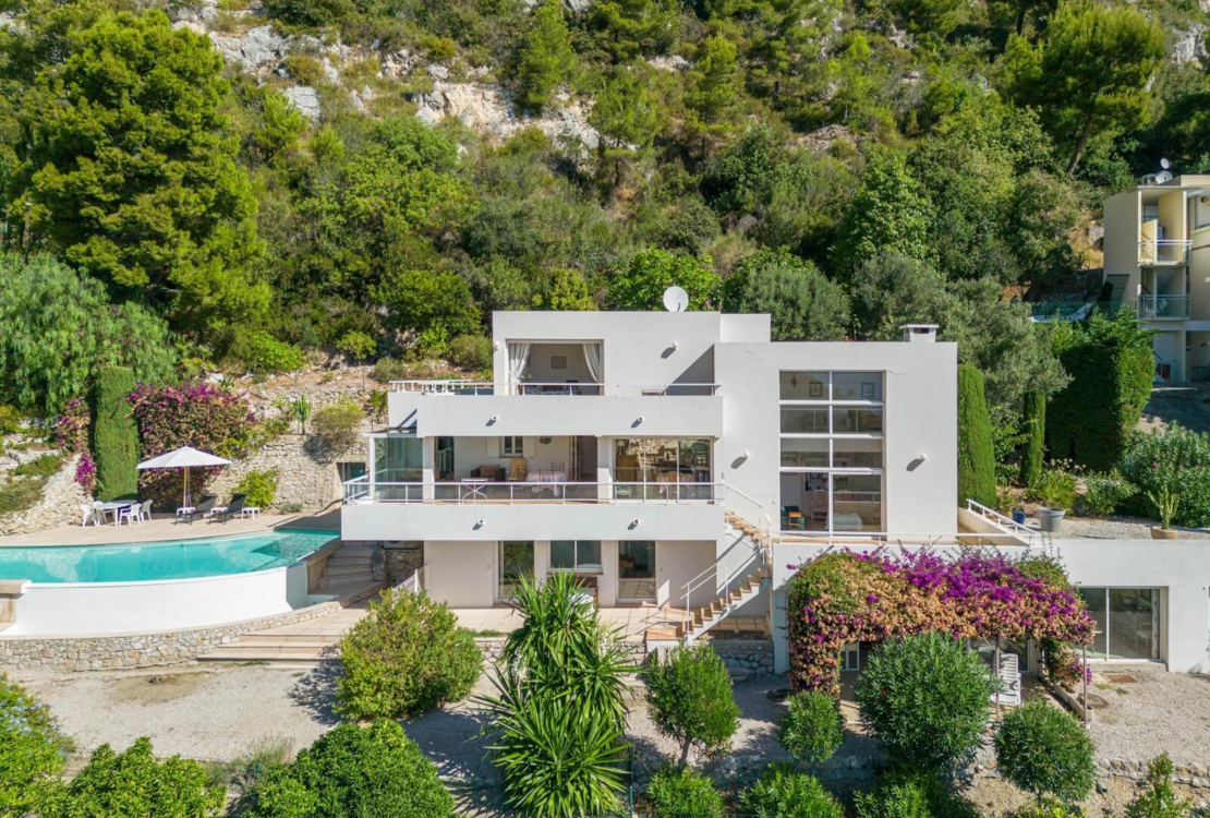 Современная вилла с видом на море — частная поместье в Эзе у моря