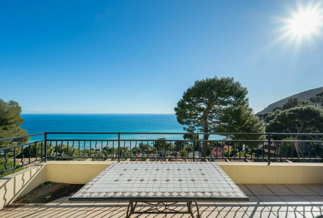 Eze: Doppelhaushälfte zum Verkauf