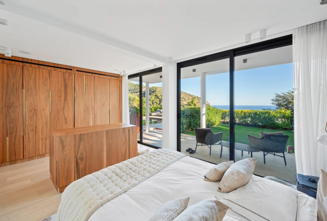 Villa de luxe avec piscine et vue panoramique à Eze