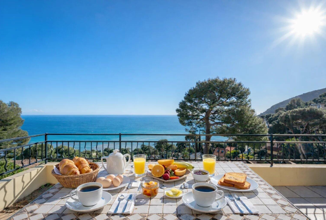 Eze: Doppelhaushälfte zum Verkauf