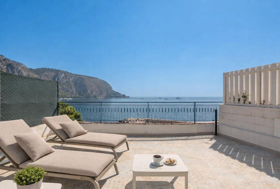Èze Seaside - Exceptional Penthouse Duplex 117 m² - France