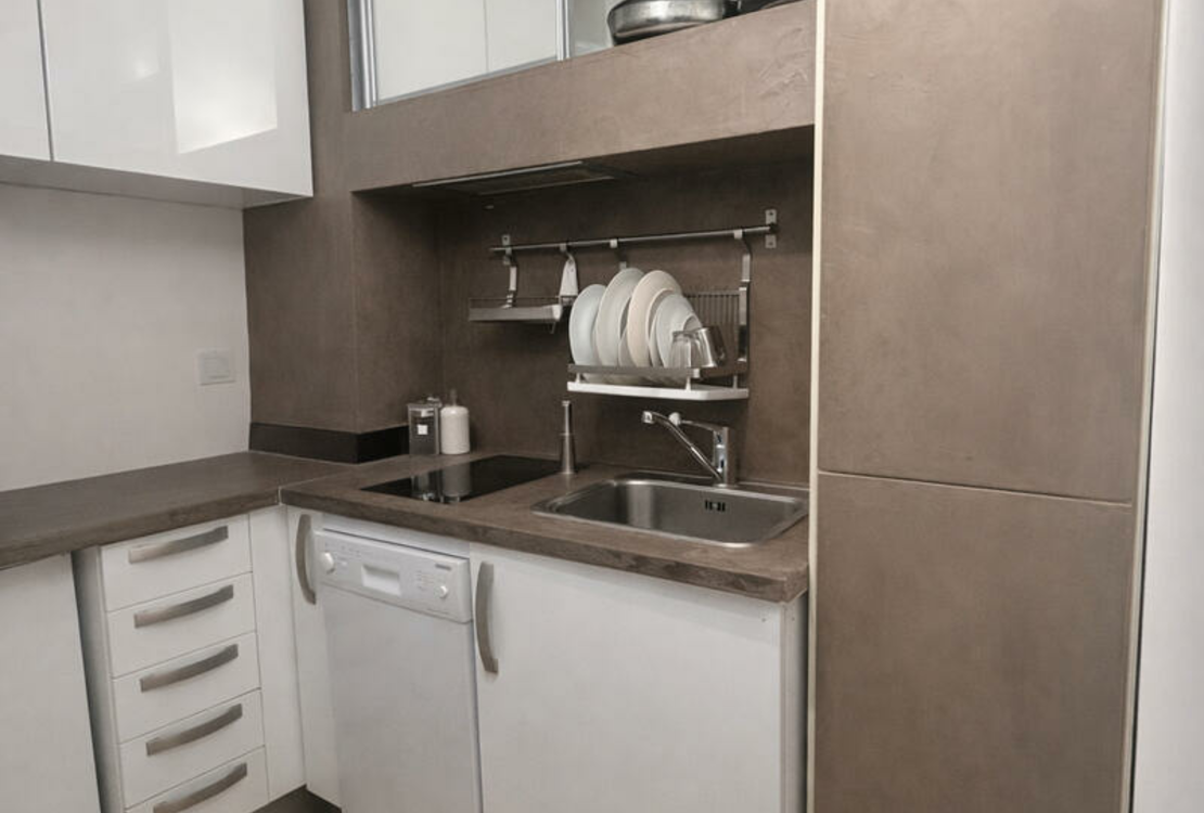 Bright studio in a residence with concierge