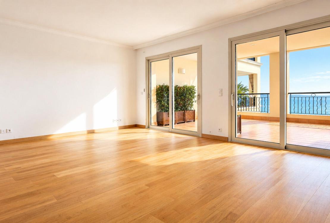 Elegant 5-room apartment with panoramic sea view and high-end services