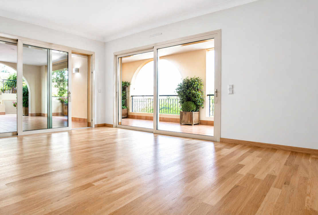 Elegant 5-room apartment with panoramic sea view and high-end services