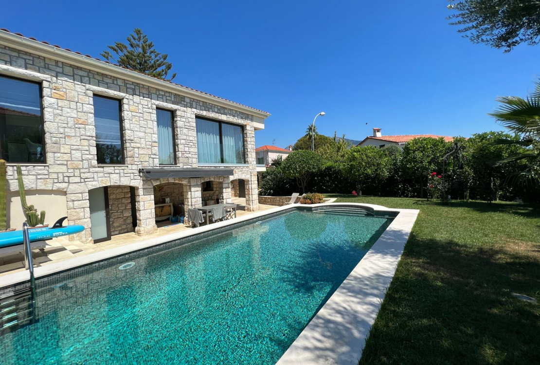 ROQUEBRUNE-CAP-MARTIN I VILLA NEUVE I 4 PIECES