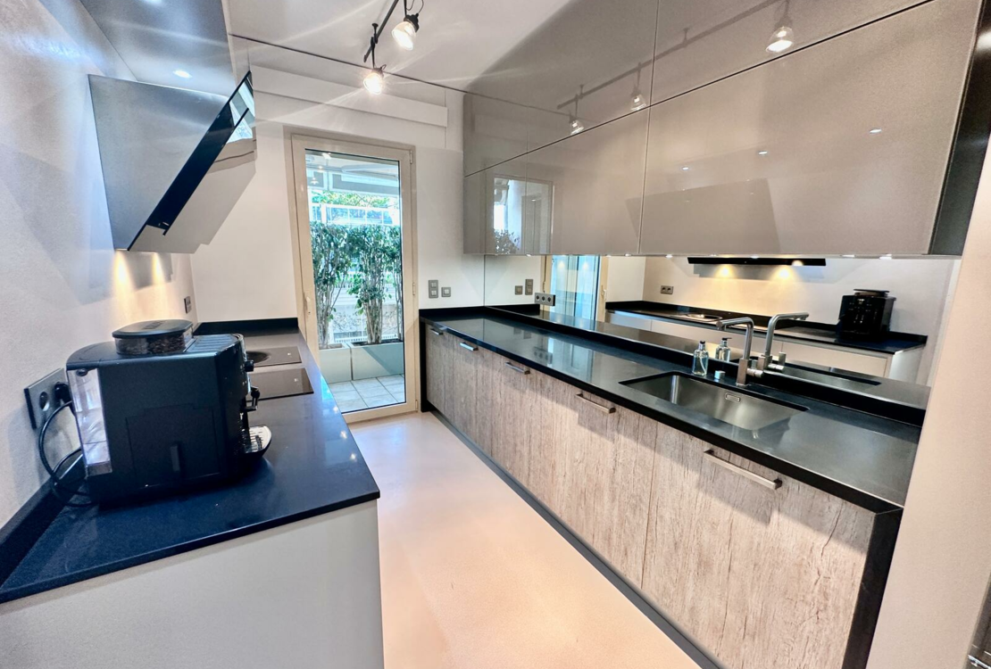 ЛА-РУСЕ | ROCAZUR | 5 КОМНАТ