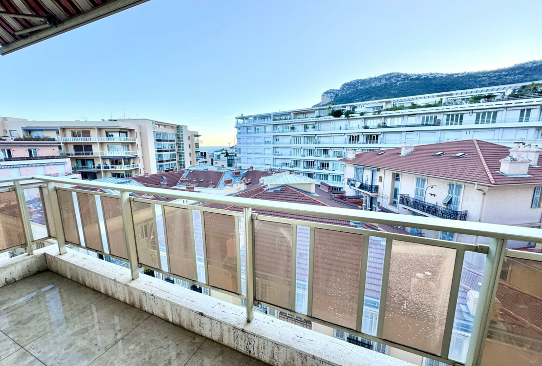 MONTE-CARLO |BUCKINGHAM PALACE | STUDIO