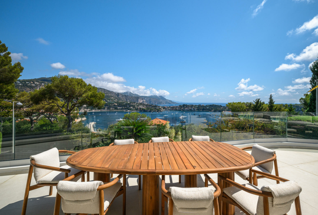 Nizza – Renovierte Luxusvilla mit Pool & Panoramablick
