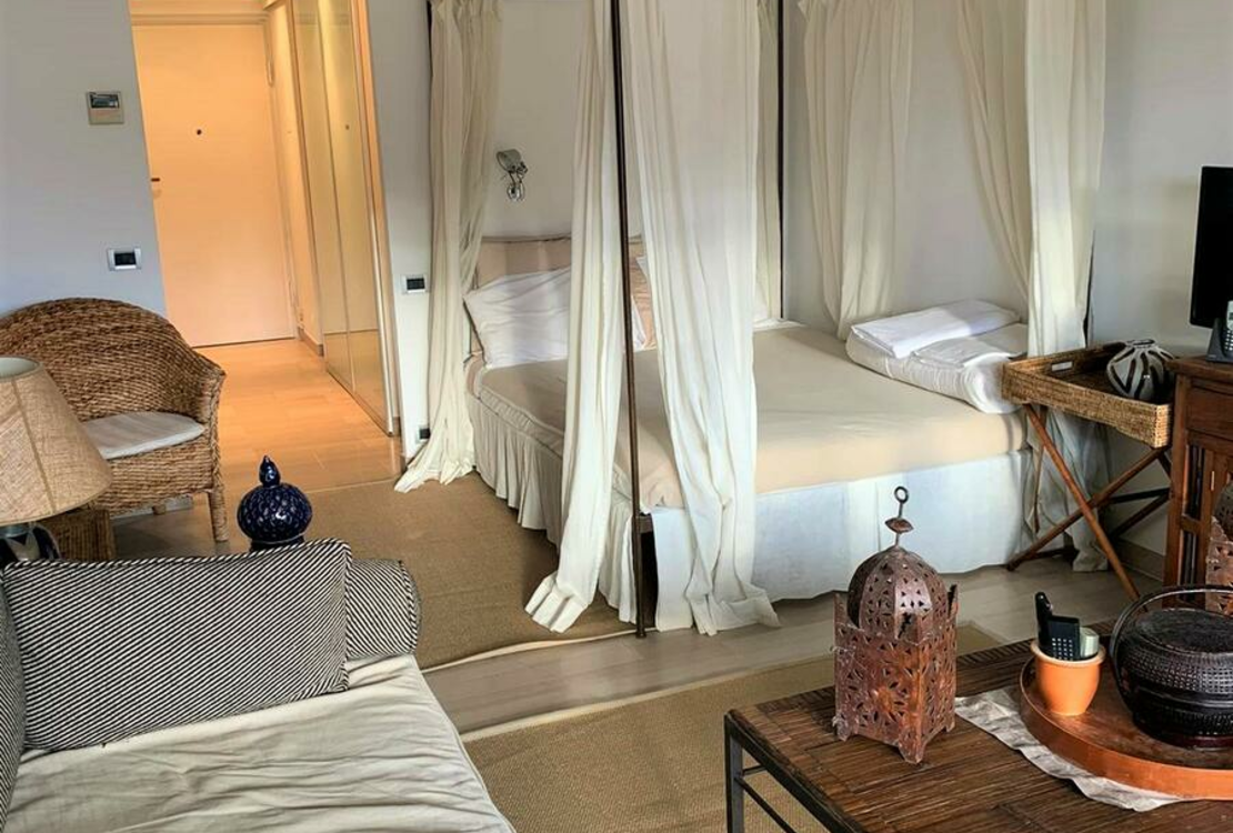 MONTE CARLO | BUCKINGHAM PALACE | STUDIO