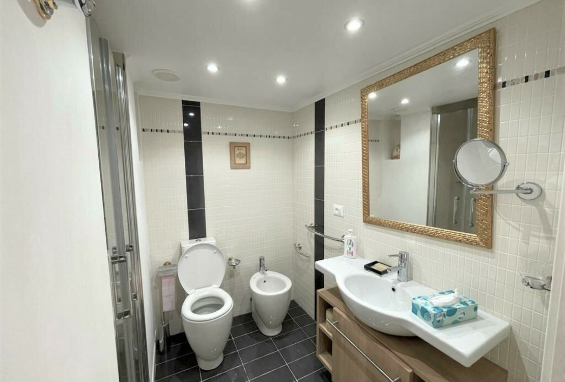 ROQUEBRUNE CAP MARTIN | MEERBLICK | 4 ZIMMER MIT TERRASSE, GARTEN und PRIVATEM SCHWIMMBECKEN