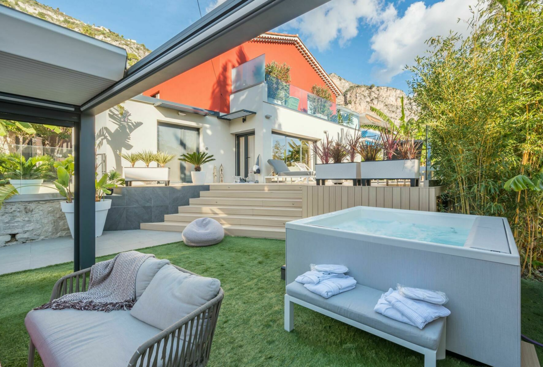 Роскошная вилла на берегу моря в Эз-сюр-Мер, отдых с 5 спальнями, всего в нескольких шагах от пляжа